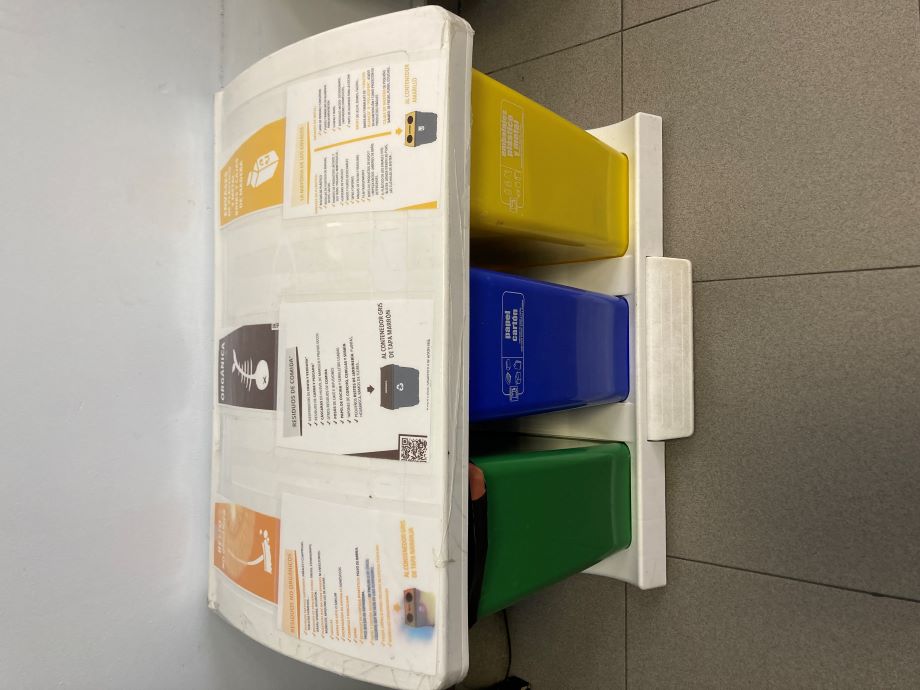 Cubos en la sala educador@s