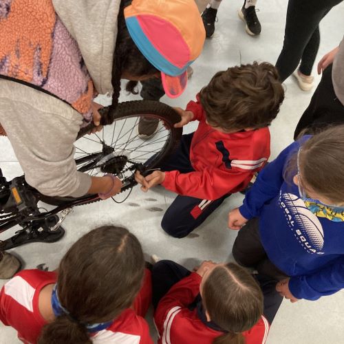 Momento de los talleres de mecánica