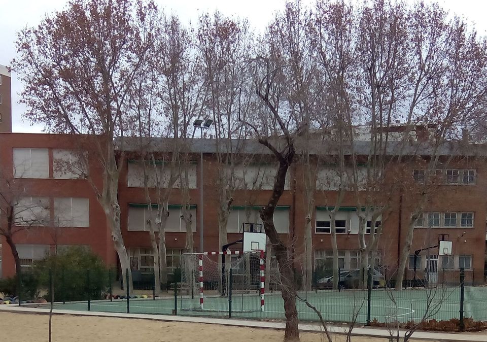 Fachada del colegio público Patriarca Obispo Eijo Garay