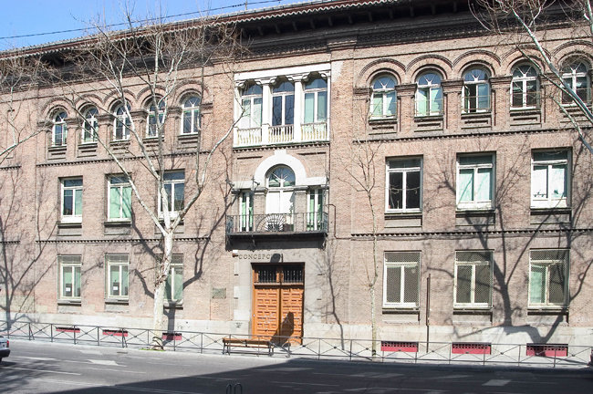 Fachada del colegio público Concepción Arenal