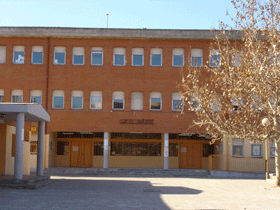 Fachada del colegio Público El Quijote