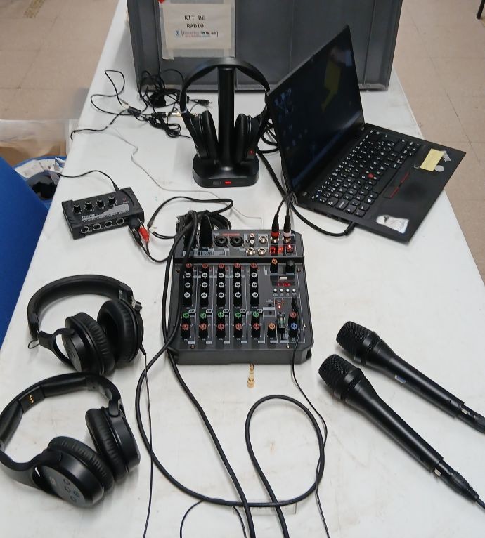 Materiales del kit de radio para el curso 2026-2027