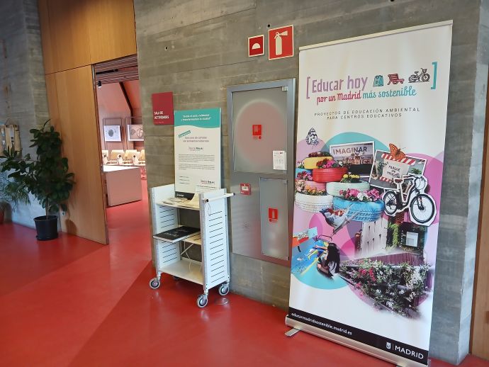 Exposici&oacute;n en la biblioteca