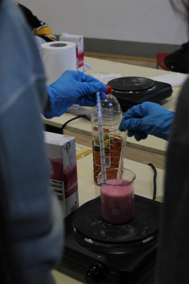 Experimento con pl&aacute;sticos